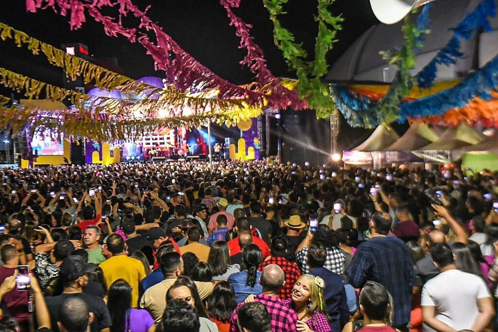 São João de Natal Primeira noite de shows reúne mais de 50 mil pessoas