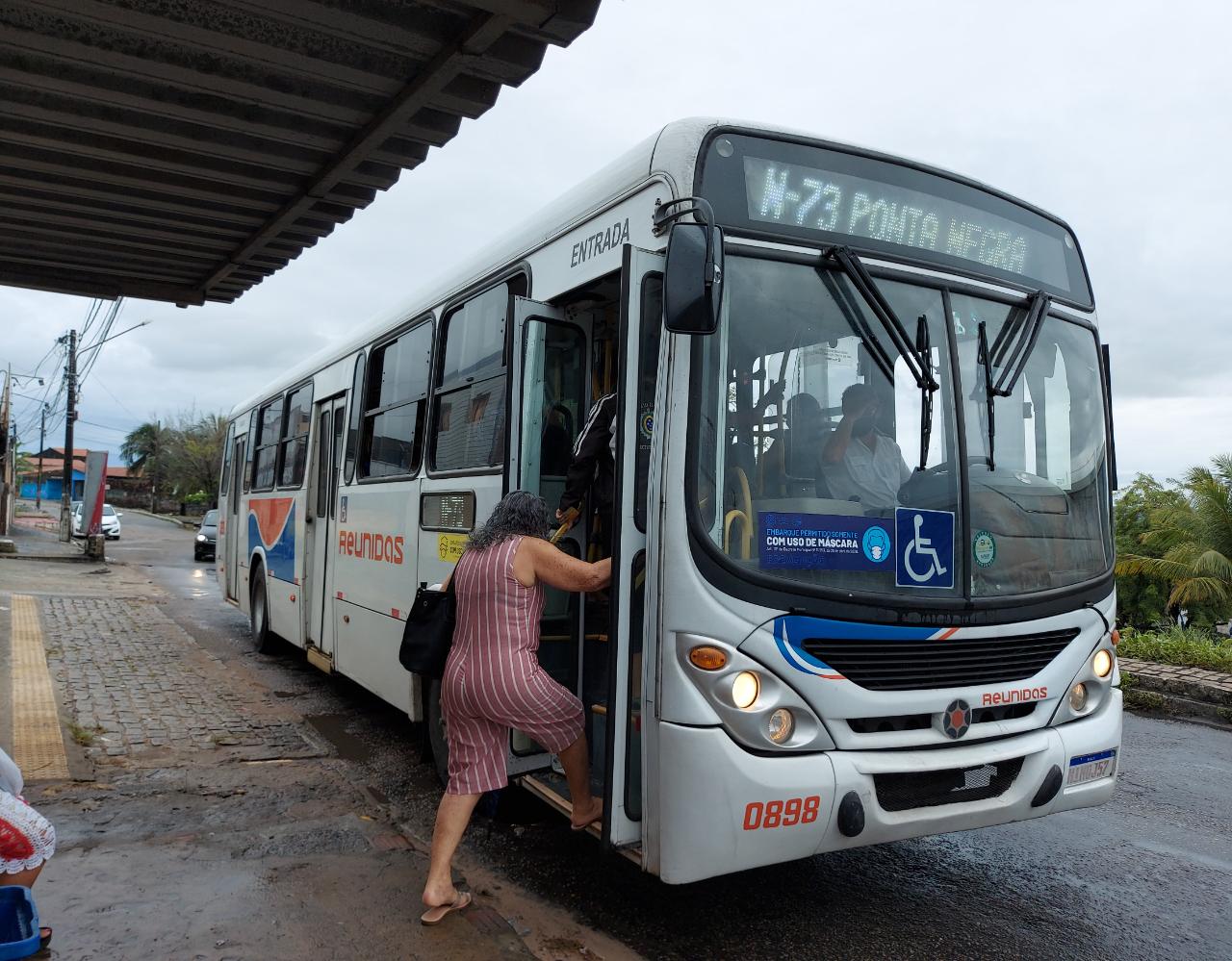 Empresas de ônibus de Natal recebem 107 mil autuações por frota menor - Foto: Mycleison Costa/98FM Natal