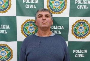 Homem que se irritou com o galo de seu vizinho foi morto a tiros e pedradas - Foto: Reprodução