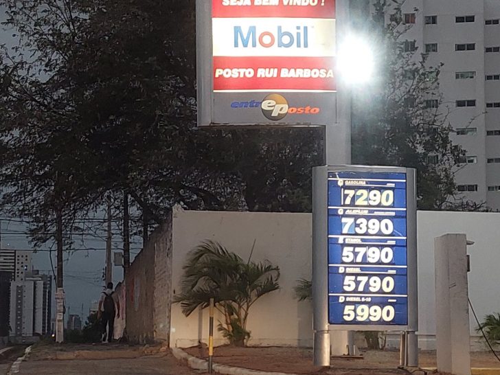 O preço da gasolina já ultrapassa os R$ 7,00 - Foto: Reprodução/Twitter