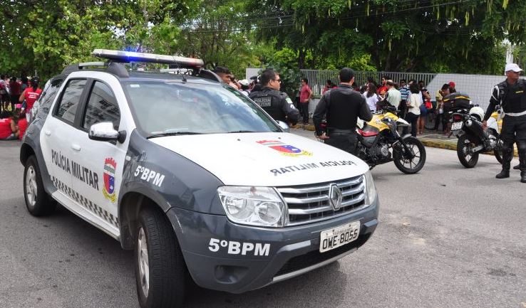 O policial reagiu, atirando de dentro do carro - Foto: Reprodução