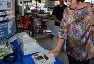 Especialistas chamados "hackers do bem" realizam testes diversos nos sistemas de segurança das urnas - Foto: José Cruz/Agência Brasil