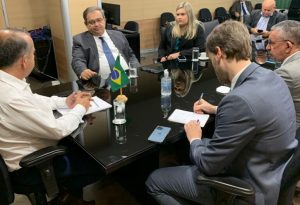 Ministro Rogério Marinho recebeu o prefeito e auxiliares. Foto: Assessoria