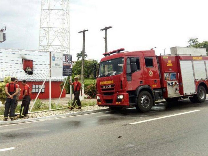 Incêndio atingiu fábrica desativada da Coca-Cola - Foto: Reprodução