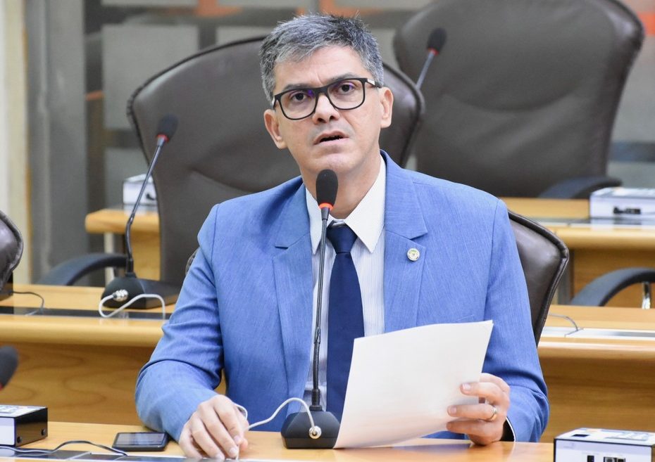 Deputado apresenta projeto que proíbe linguagem neutra na grade curricular no RN - Foto: Reprodução/Grande Ponto