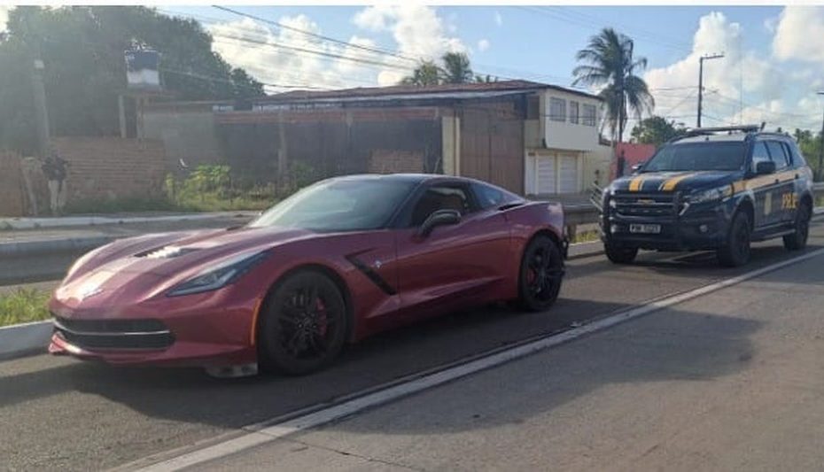 O veículo transitava em alta velocidade e chegou a colidir com um caminhão em Parnamirim - Foto: Divulgação