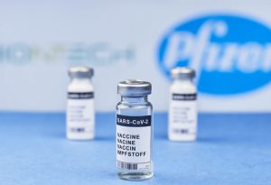 Dados preliminares mostram também que 2 doses de Pfizer oferecem 33% de proteção contra infecções causadas pela covid Marco Verch - Foto: Flickr