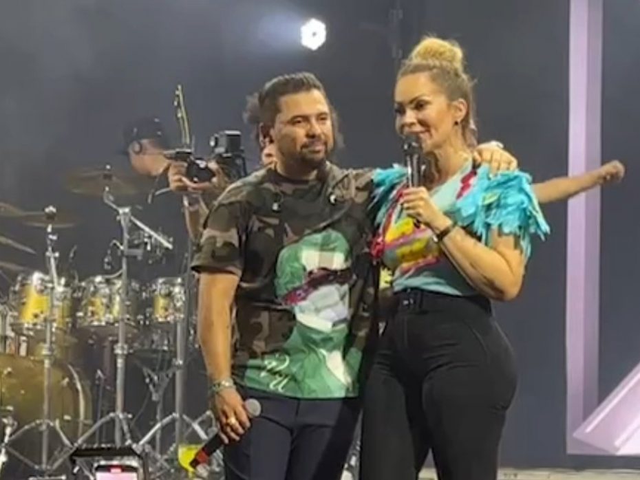 Xand Avião e Solange Almeida dividem palco e se reconciliam em festa de influenciadora - Foto: Reprodução