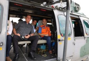 Bolsonaro faz sobrevoo sobre as cidades atingidas pelas chuvas no estado de São Paulo - Foto: Clauber Cleber Caetano/PR