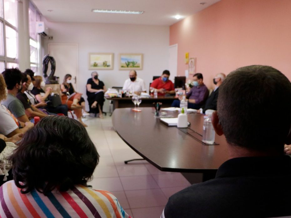 Com impasse, professores mantêm greve para a próxima segunda - Foto: Pedro Carvalho