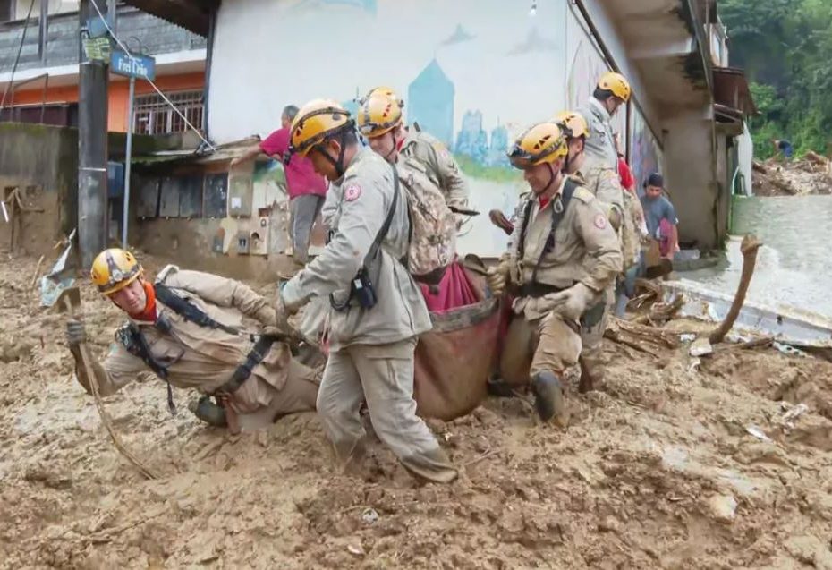 Sobe para 120 o número de mortos na tragédia das chuvas em Petrópolis (RJ) - Foto: TV Globo/Reprodução