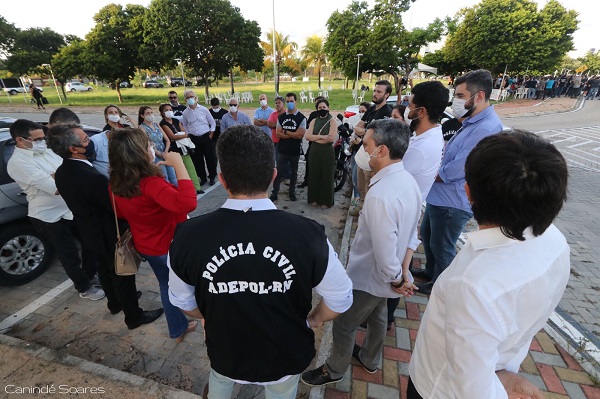 Policiais e professores definem se entram em greve na segunda-feira (7) - Foto: Divulgação