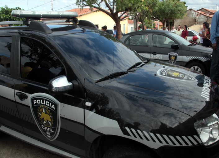 Pai diz à Polícia Civil que filho de 1 ano subiu em mala e brinquedo antes de cair de janela de prédio na Grande Natal - Foto: Reprodução