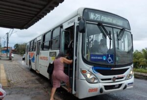 Motoristas de ônibus fecharam acordo com empresários e cancelaram greve em Natal - Foto: Reprodução