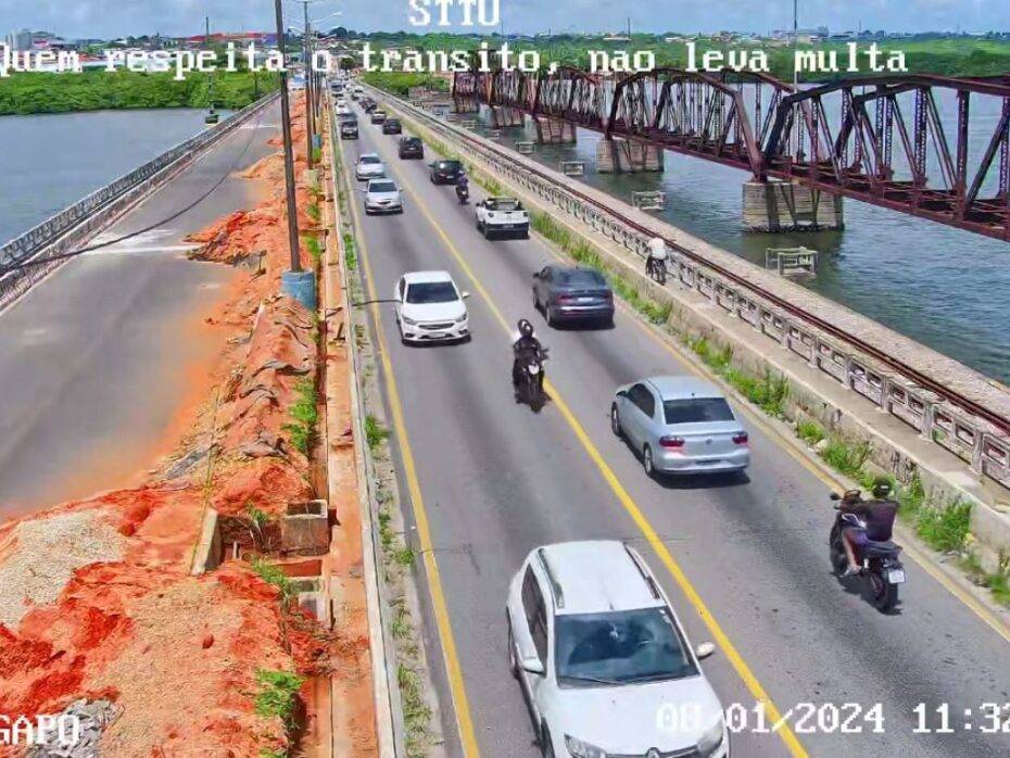 Restrição na Ponte de Igapó já está valendo mesmo sem presença de agentes, e quem passar pelo local pode ser multado, diz DNIT - Foto: STTU / Reprodução