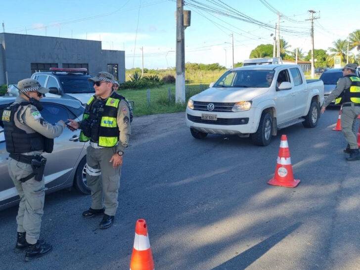 A blitz, que foi montada no distrito do Bonfim, culminou ainda na autuação administrativa de nove condutores - Foto: PMRN