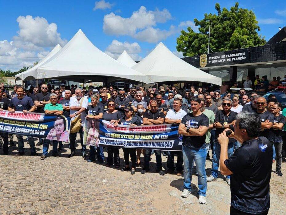 Policiais civis acampam em frente à Central de Flagrantes nesta terça-feira (23) - Foto: Sinpol / Reprodução