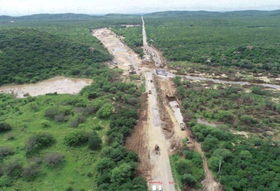 Trecho da BR-304 que foi arrastado pelas chuvas em Lajes, no dia 31 de março - Foto: Reprodução