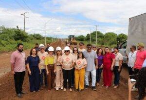 Governadora do RN, Fátima Bezerra, visita canteiro de obras da RN-117, entre Mossoró e Governador Dix-Sept Rosado - Foto: Carlos Costa / Governo do RN