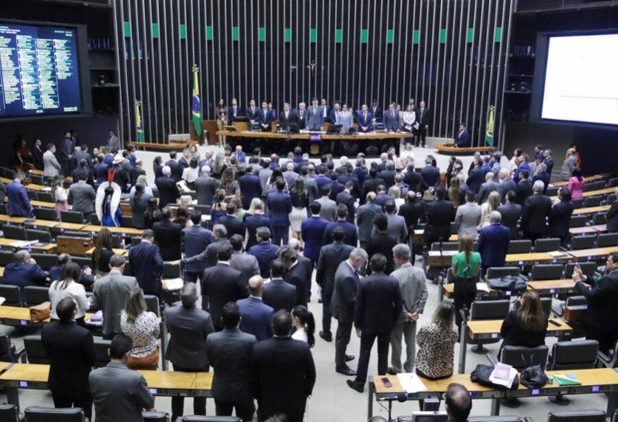 A decisão dos parlamentares impediu a retomada de uma pena de prisão de um a cinco anos e multa no caso de "comunicação enganosa em massa". Foto: Zeca Ribeiro/Câmara dos Deputados