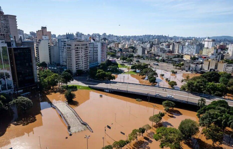 A Defesa Civil do Rio Grande do Sul emitiu um alerta para que pessoas resgatadas de áreas atingidas pelas chuvas não retornem a estes locais. Foto: Gustavo Mansur/ Palácio Piratini