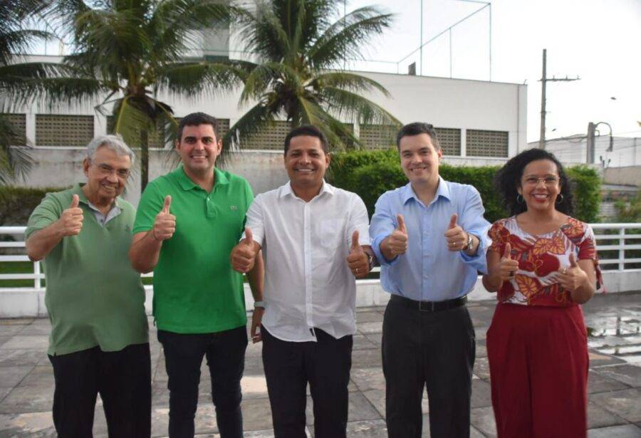 Garibaldi, Poti Neto, Eraldo, Walter Alves e Divaneide - Foto: Reprodução