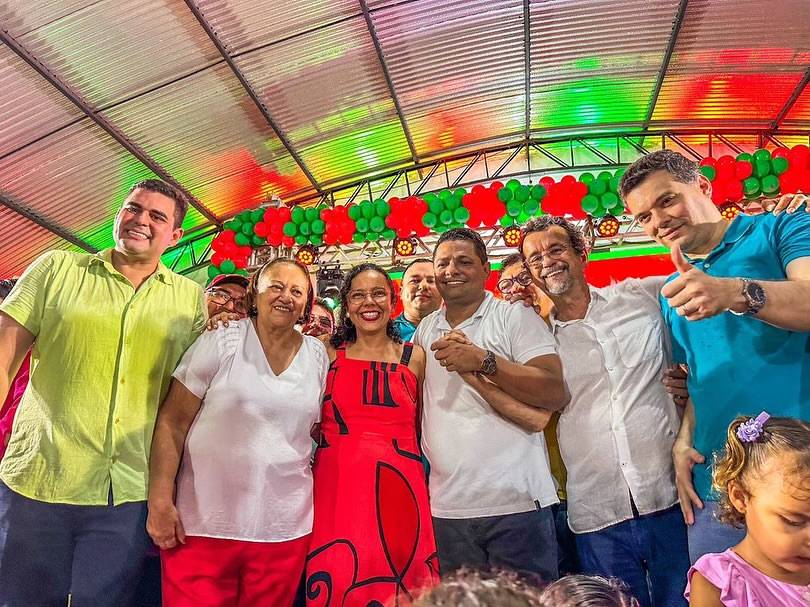 Lideranças políticas reunidas durante lançamento da chapa Eraldo/Poti em São Gonçalo - Foto: Reprodução