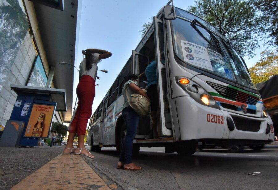 Motoristas de ônibus podem entrar em greve na próxima sexta-feira (7) se empresários não concordarem com reajuste - Foto: Joana Lima / Prefeitura do Natal