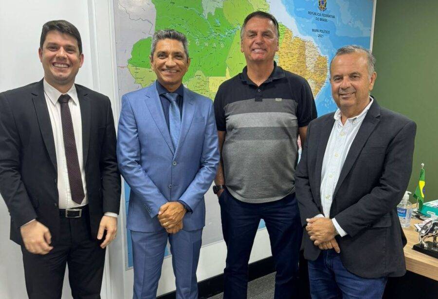 Da esq. para a dir., Gabriel César, Salatiel de Souza, Jair Bolsonaro e Rogério Marinho - Foto: Reprodução