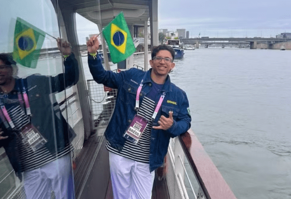 Hygor Gabriel Soares na abertura dos Jogos Olímpicos de Paris — Foto: Divulgação