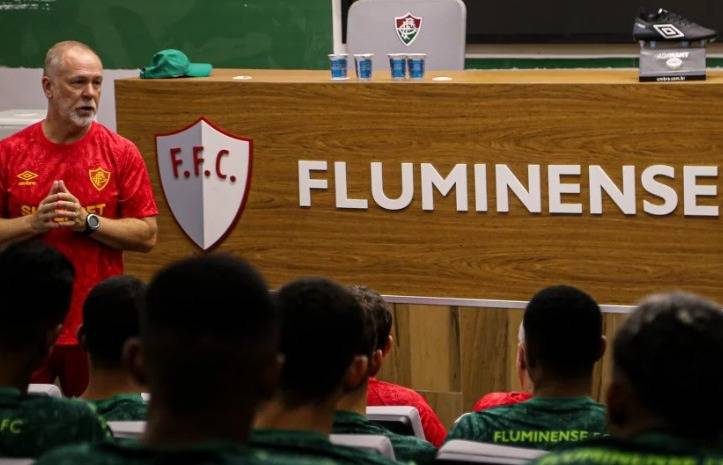 Novo técnico do Fluminense, o treinador Mano Menezes