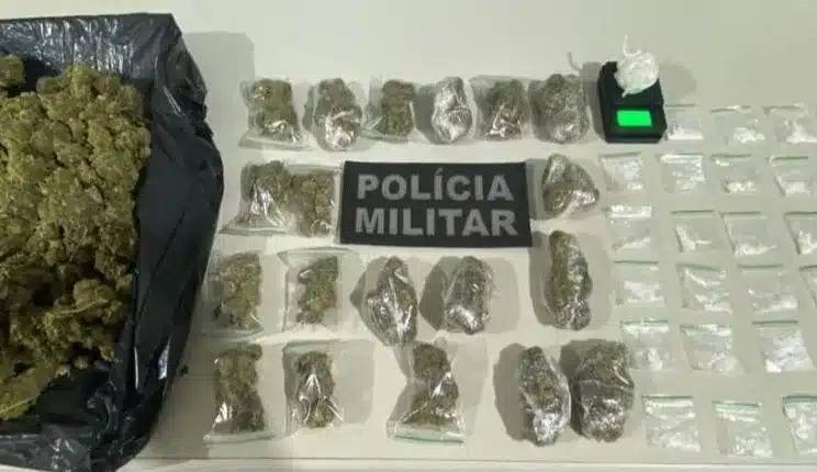 Homem é preso suspeito de tráfico de drogas em Pipa Foram apreendidos 19 porções de maconha, 29 porções de cocaína e outros objetos relacionados ao tráfico