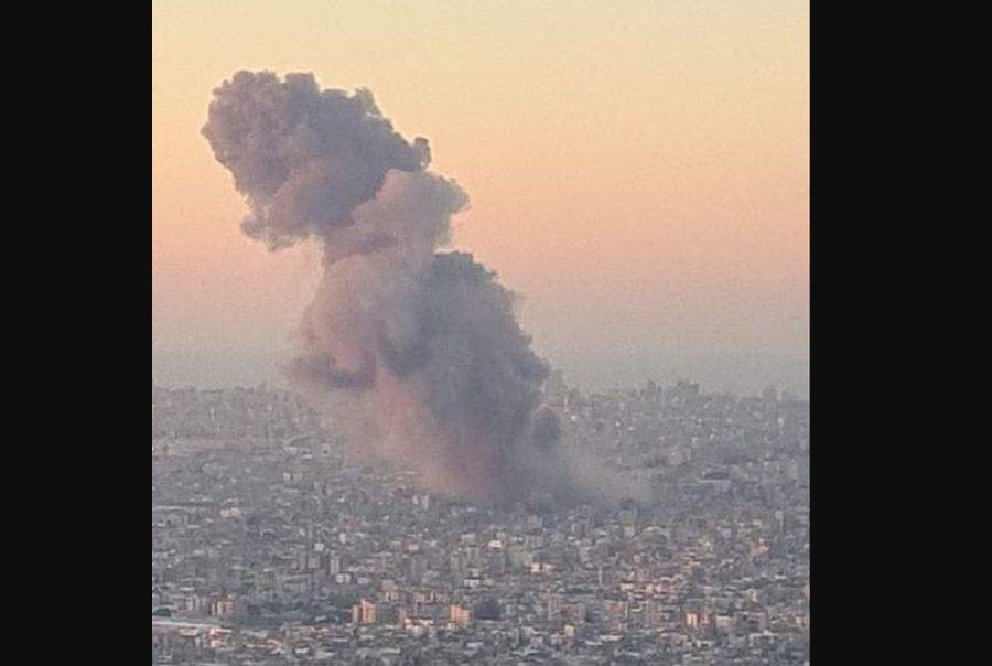 Nuvem de fumaça após bombardeio no sul de Beirute — Foto: Telegram/Reprodução