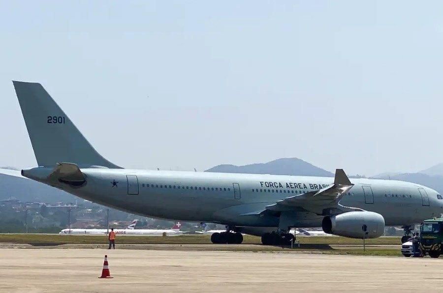 Este é o terceiro voo da Operação Raízes do Cedro, de repatriação de brasileiros. Foto: Agência Brasil