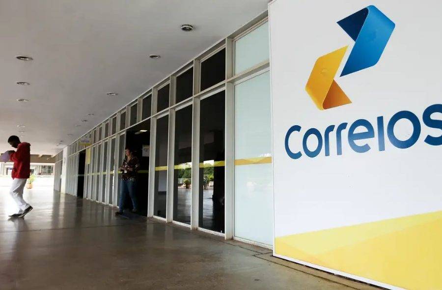 Desta vez, a seleção vai preencher 3.099 vagas de nível médio (cargo agente de Correios) e 412 para nível superior (cargo analista de Correios). Fonte: Agência Brasil