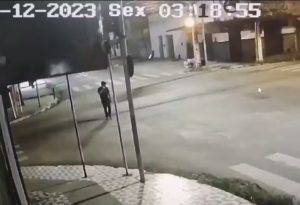 Câmera de segurança flagrou serial killer de Maceió no dia de um dos 10 assassinatos que cometeu — Foto: Reprodução/TV Globo