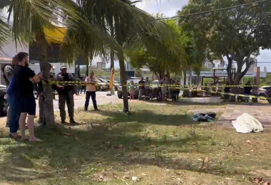 Filho mata o pai a facadas em praça de Potilândia, na Zona Sul de Natal - Foto: Eryka Silva / 98 FM