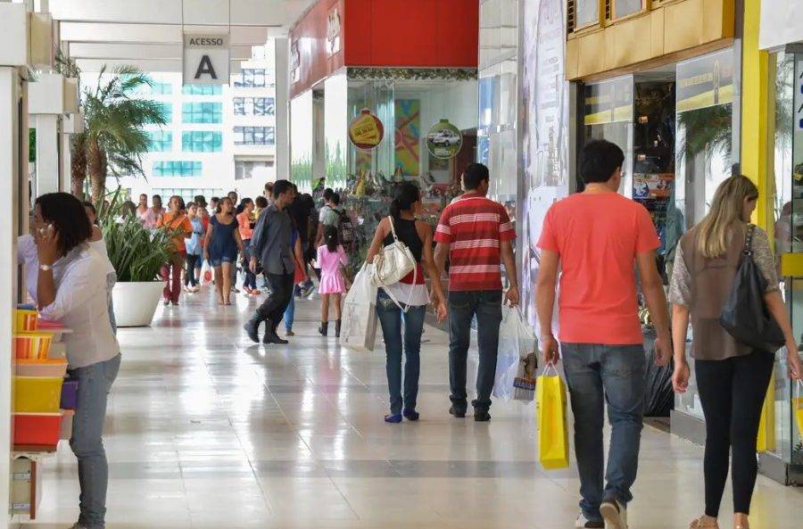 Comércio do centro da cidade, do Alecrim e os supermercados não funcionam nesta quarta-feira. Foto: Agência Brasil