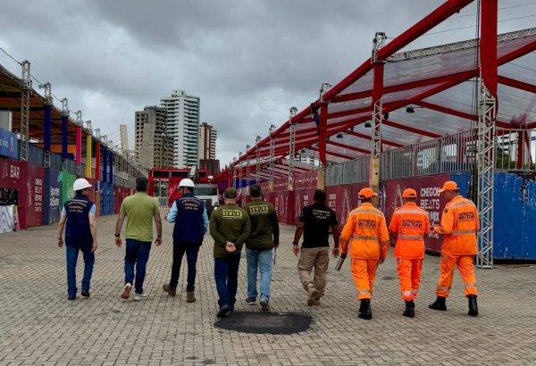 Fiscais do Crea, Bombeiros, Semurb e Cosern durante inspeção realizada nesta quarta-feira (4) - Foto: Crea-RN / Reprodução