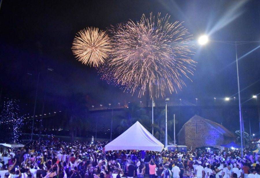 Festa de Réveillon realizada na Praia da Redinha, na Zona Norte de Natal - Foto: Reprodução