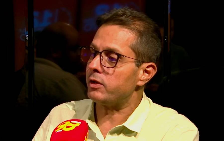 Secretário municipal de Educação, Aldo Fernandes, em entrevista à 98 FM - Foto: YouTube / Reprodução