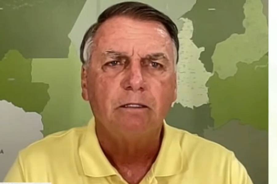 Ex-presidente Jair Bolsonaro em entrevista a um canal no YouTube nesta segunda-feira (20) - Foto: Reprodução