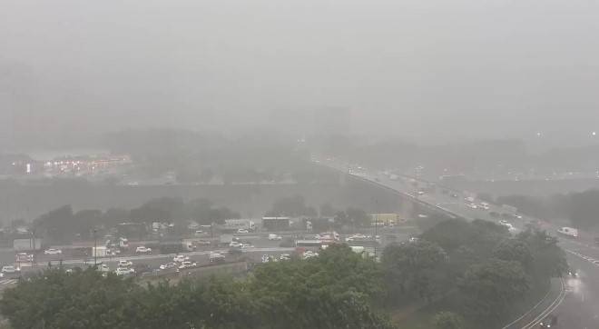 Temporal se aproxima da Marginal Pinheiros, na capital paulista — Foto: Reprodução/TV Globo