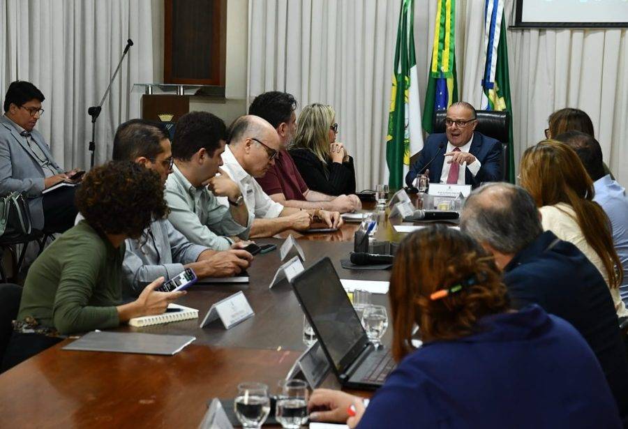 Prefeito Paulinho Freire reuniu parte do seu secretariado nesta segunda-feira (13) para discutir chuvas - Foto: Prefeitura do Natal / Reprodução