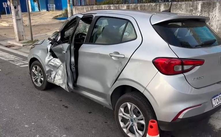 [VÍDEOS] Motociclista morre após bater em carro na av. Hermes da Fonseca, na Zona Leste de Natal