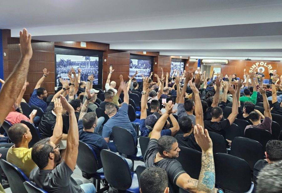 Assembleia do Sinpol realizada nesta segunda-feira definiu paralisação de diárias operacionais - Foto: Sinpol / Reprodução