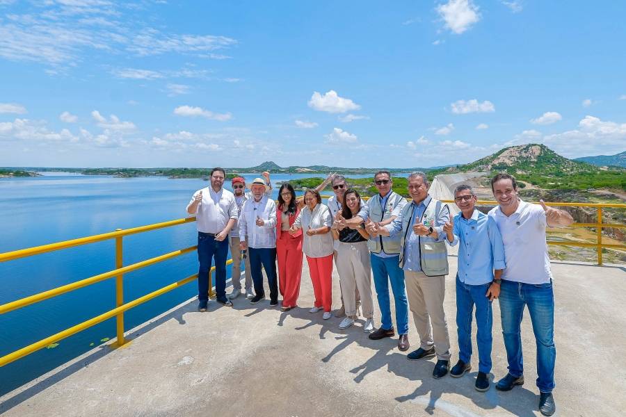 Presidente Luiz Inácio Lula da Silva (PT) e outras autoridades durante inauguração da Barragem de Oiticica - Foto: Ricardo Stuckert / PR