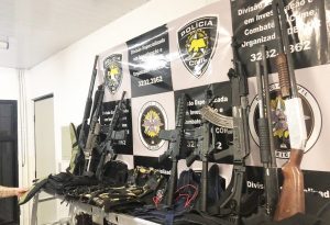 Policiais que apreenderem armas ou munições receberam recompensas com a nova lei - Foto: Divulgação