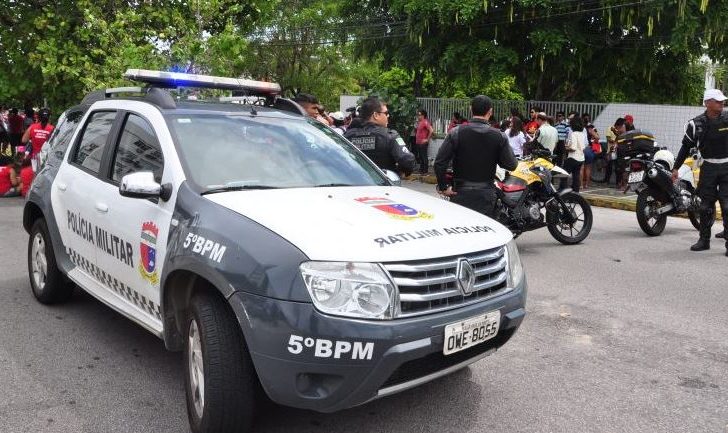 O policial reagiu, atirando de dentro do carro - Foto: Reprodução