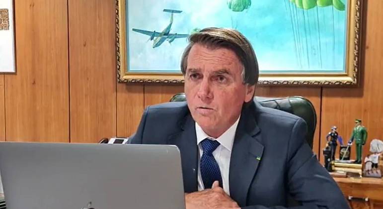 Bolsonaro diz que daria 'murro na mesa' da Petrobras se isso resolvesse problema de combustíveis - Foto: Reprodução | Internet